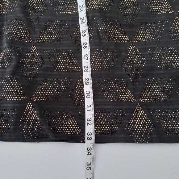 Like New! Vince Camuto Black And Gold Long Sleeve Cocktail Dress - Picture 11 of 13